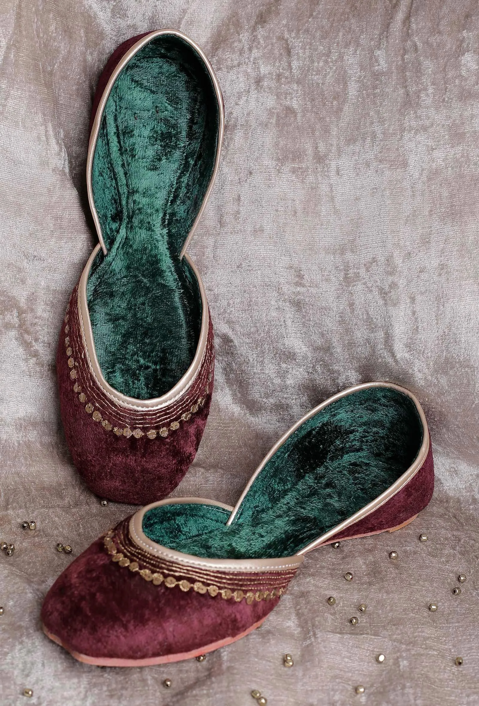 Maroon Contrast Velvet Jutti