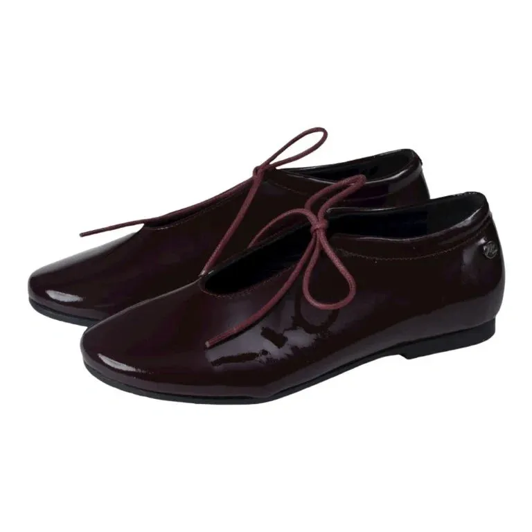 Saioa - Bordo Patent Leather Lace for Girl by Manuela de Juan